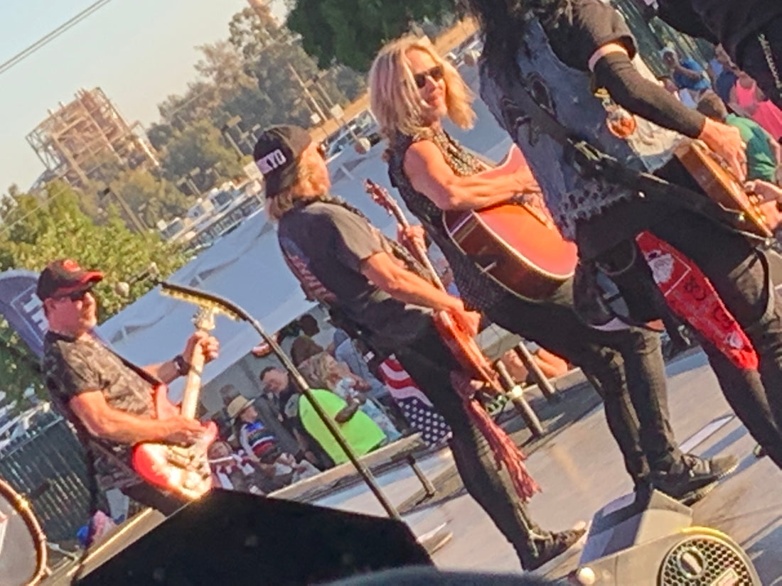 Tommy Shaw Joins Jack Blades and Night Ranger Onstage for “High Enough”