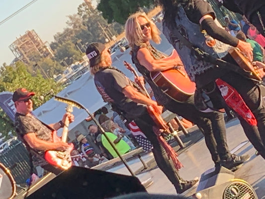 Tommy Shaw Joins Jack Blades and Night Ranger Onstage for “High Enough”